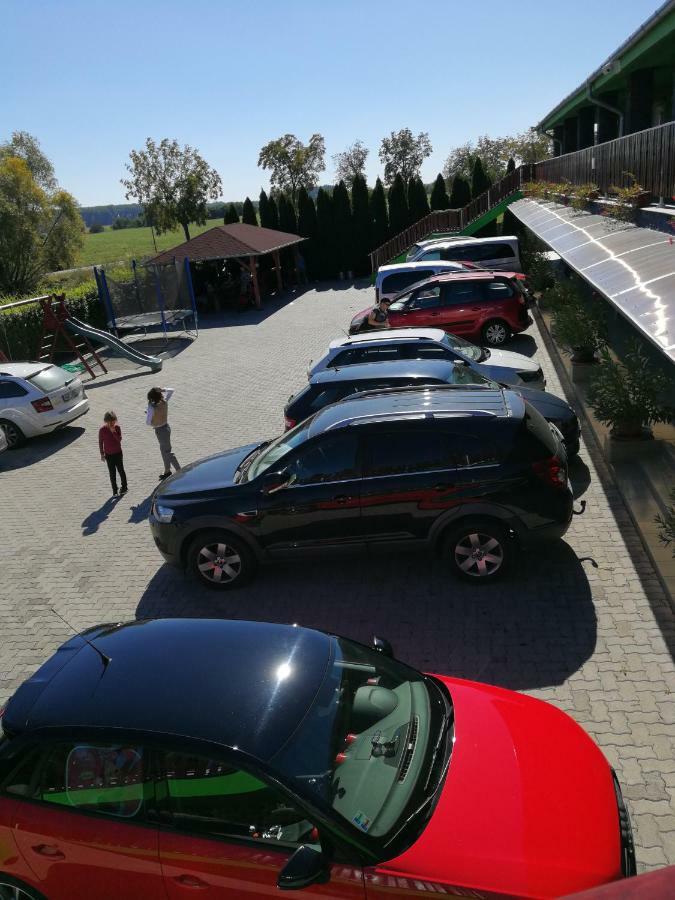 Veľký Mederアパルトマン　タクティックアパートメント エクステリア 写真